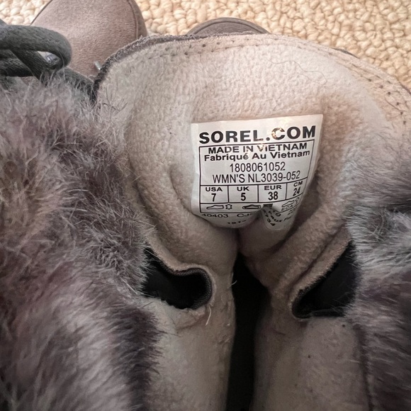 SOREL Snow Boots size 7 - Picture 7 of 10